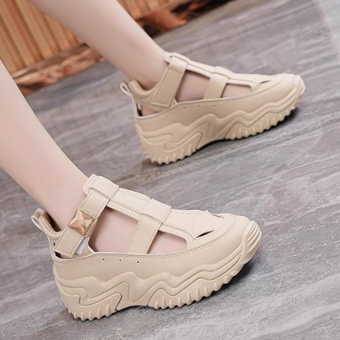 2025 new hole shoes women's summer Roman sandals fashionable versatile breathable hollow platform casual dad shoes