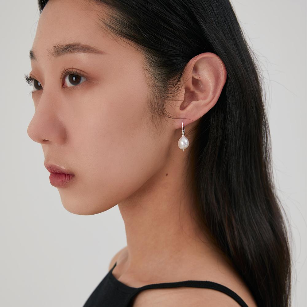 Tiede Baroque Pearl Earring