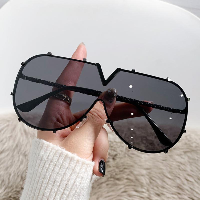 Autumn/Winter Fashion Metal-Frame Sunglasses with Integrated Lenses, Large Frames, European and American Style