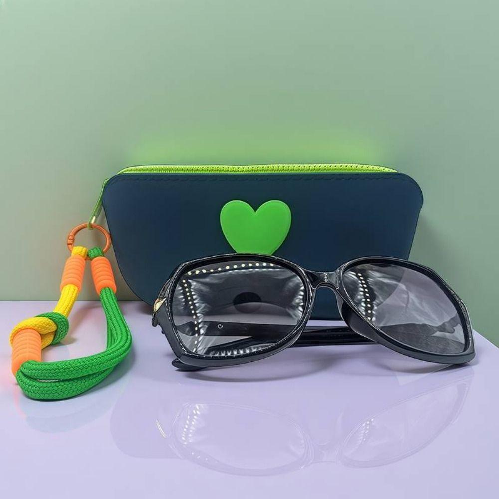 Dustproof Love Heart Glasses Bag Heart Storage Bag Portable Silicone Glasses Case  for Girls