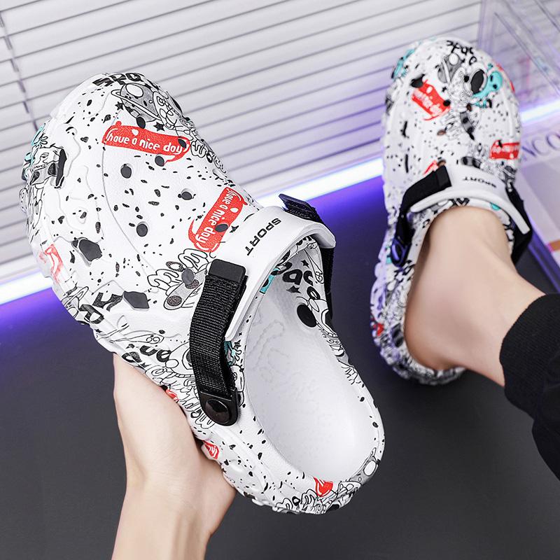 Fashion Male Summer Slippers New Garden Clogs Light Soft EVA Men's Hole Shoes Beach Water Shoes Outdoor Sandals Home Slides