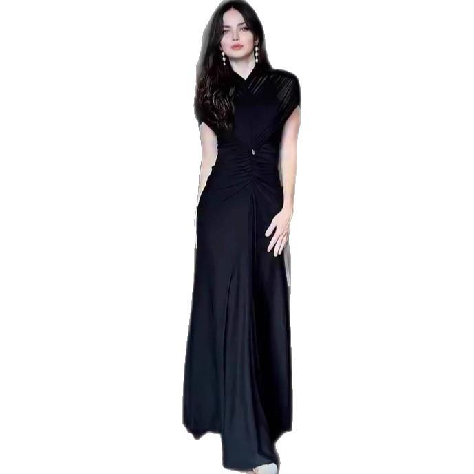

Elegant V-neck Pleated Long Dress: 2025 Spring/Summer Casual Evening Wear M