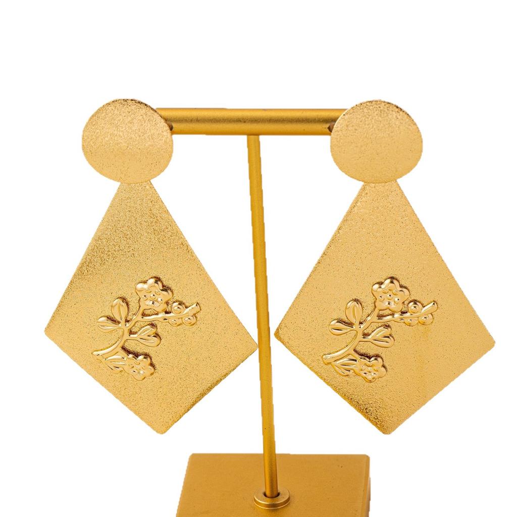 Personalized exaggerated geometric frosted flower print earrings are suitable for women's street parties