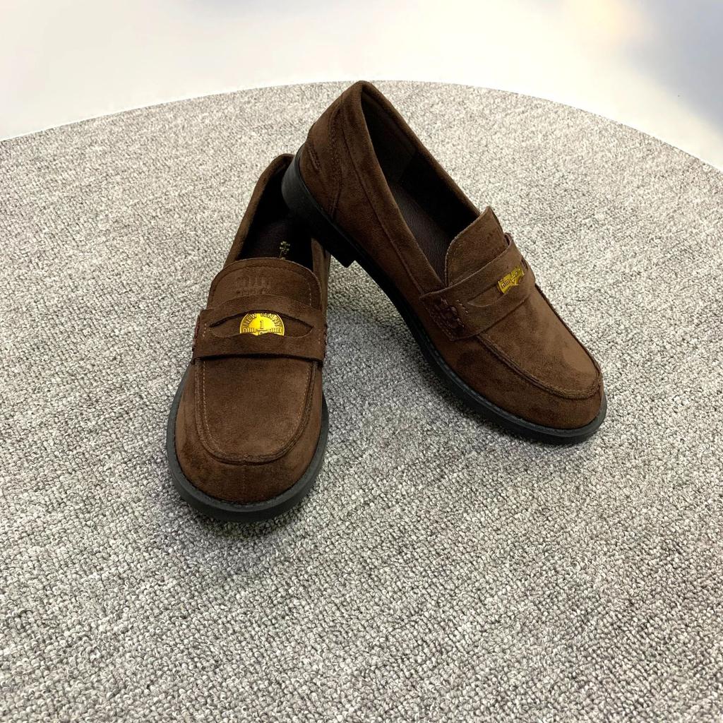 Spot second hair! Fashion versatile new horse leather retro polished small gold coin thick heel platform loafers small leather shoes