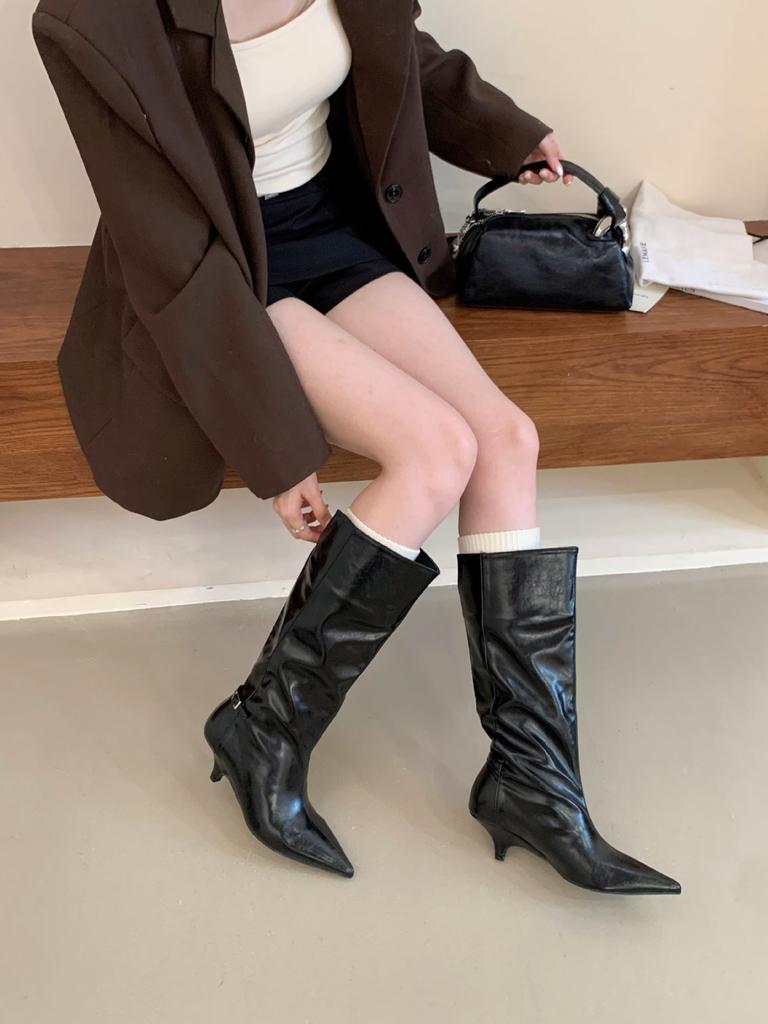 Not Tired of Feet, Autumn and Winter New Mid-heel Simple Temperament Low-heeled Pointed High Boots Rear Buckle Solid Color Wide Boots