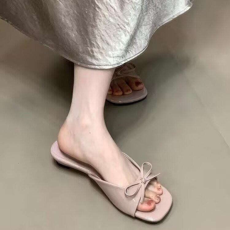 French gentle bow with cool slippers women's 2025 summer wear open toes with skirt temperament sandals