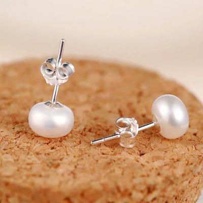 New Baroque Pearl Earrings for Women Small Temperament Flat Round Gentle Irregular Elegant Simple Cute Ear Jewelry