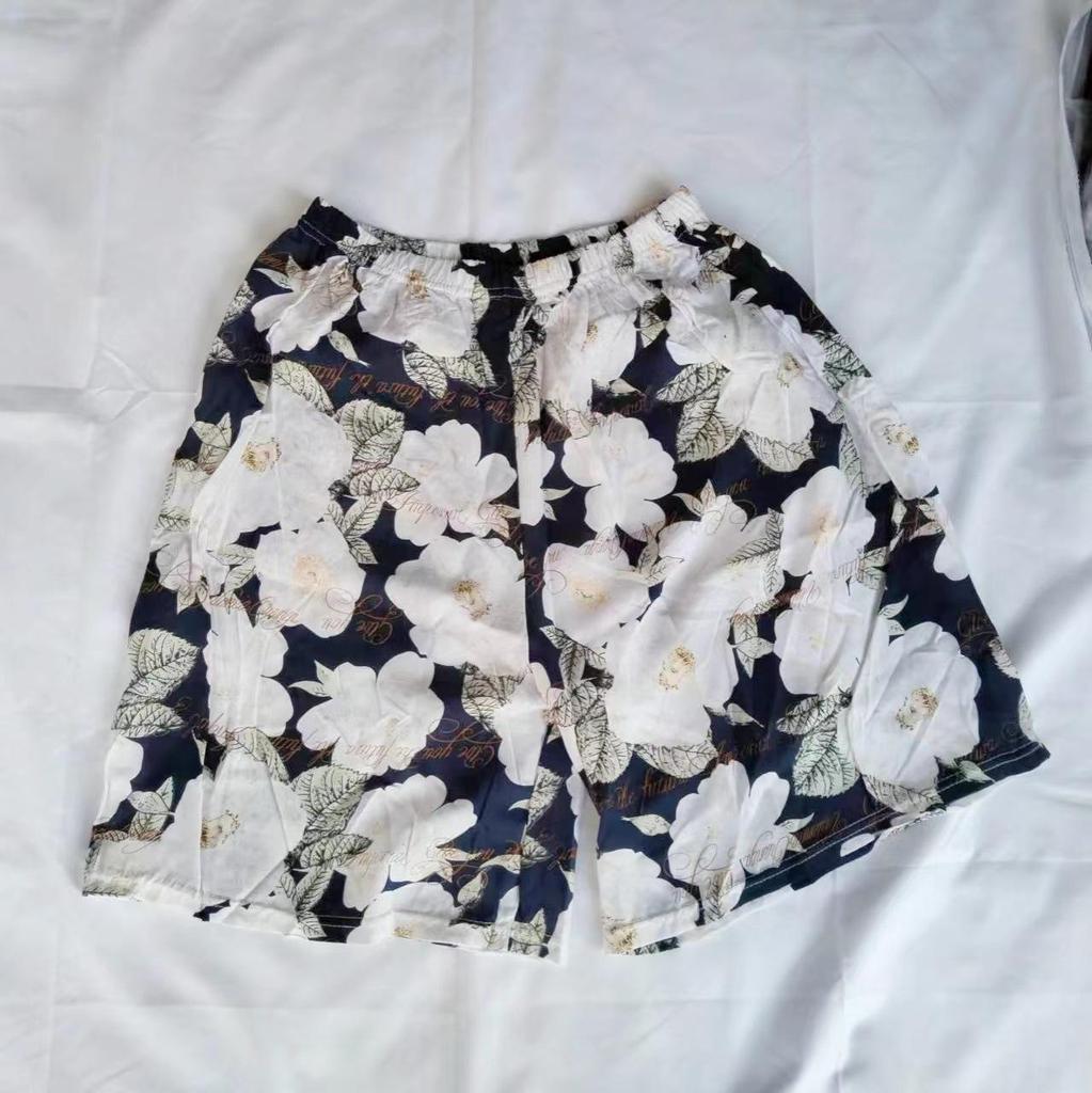 2023 Spring/Summer Women's Casual Cotton Rayon Beach Shorts - Non-Fading, Versatile 5-Point Design for Home or Outdoor Wear.