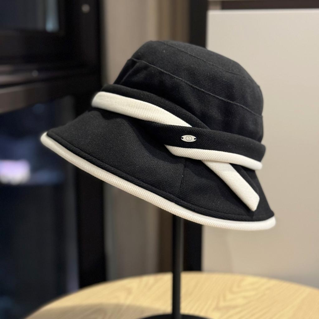 New Spring and Autumn Hats for Women with Color Matching Straps Simple Letters and Small Markings Fisherman Hats Versatile Showing A Small Face