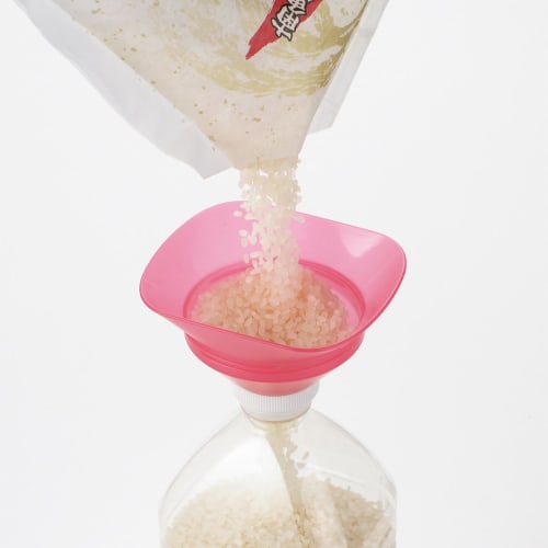 Akebono Sangyo Funnel, White, Made In Japan. Use a Plastic Bottle As a Rice Container. Measure, Store, and Transfer Rice with This One Funnel. Fits Pe