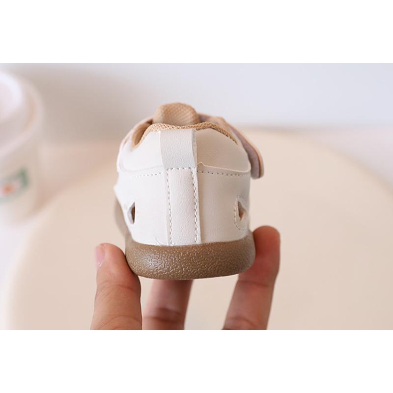New summer closed-toe sandals for baby girls, versatile soft-soled anti-collision walking shoes