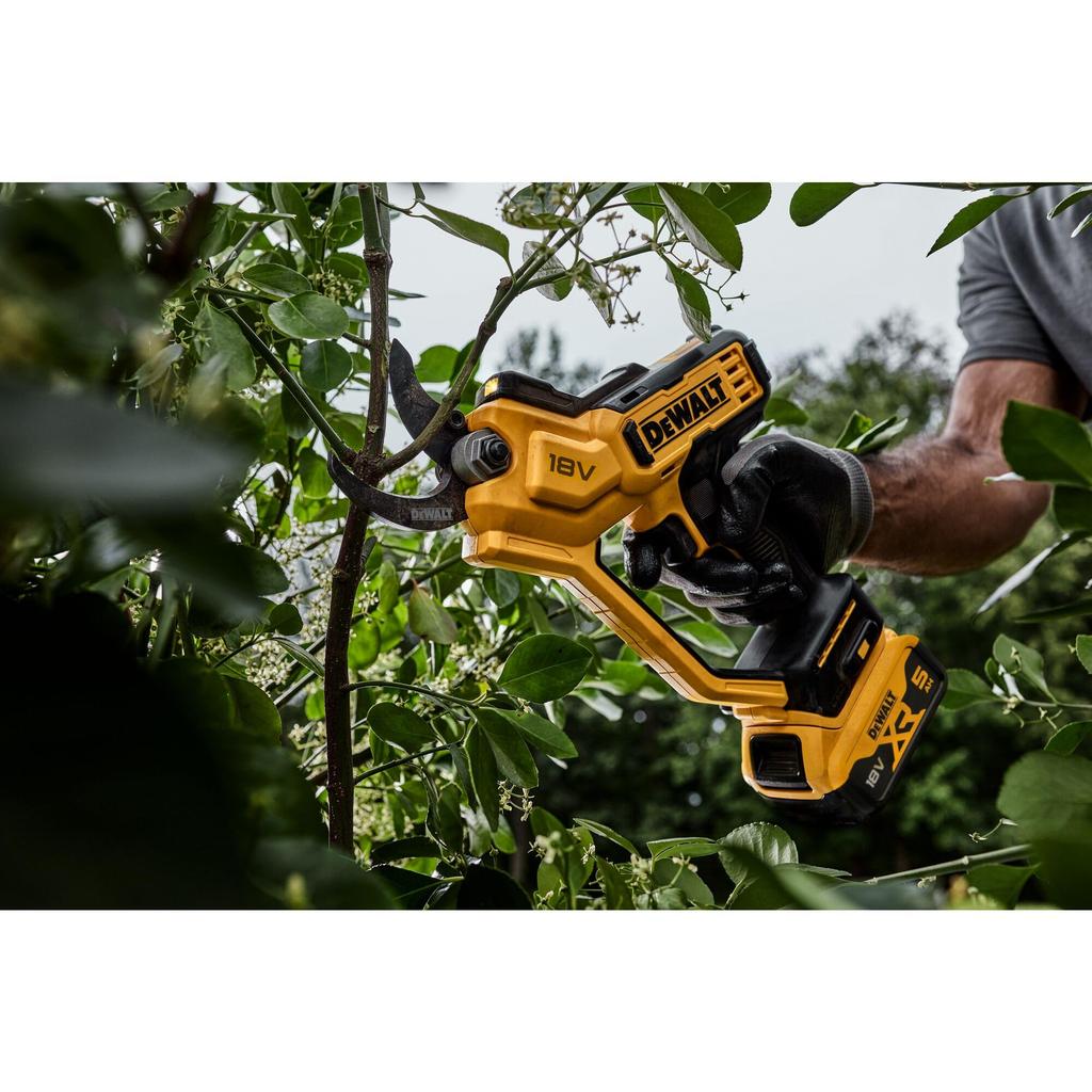 DeWalt 18V Pruning Shears DCMPP568P1