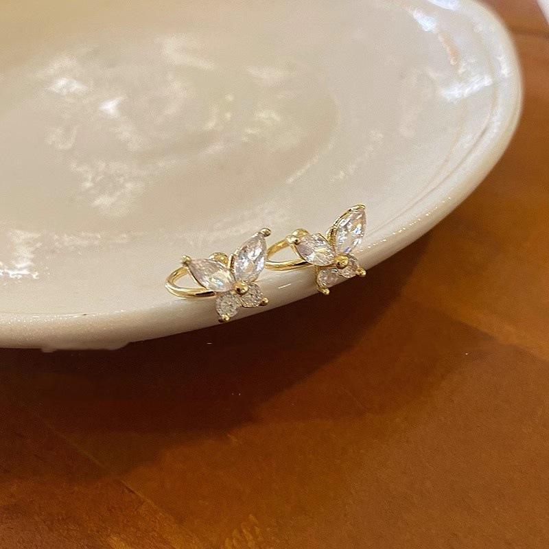 

ANENJERY Butterfly Zircon Earrings For Women Ear clip No Ear Hole Luxury New Personality Simple Jewelry Gifts Wholesale Party золотой