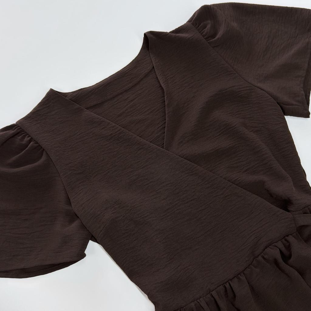 Elegant V-Neck Summer Evening Dress with Cinched Waist and Slit, Short Sleeve