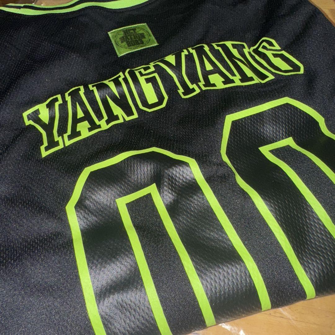 [USED] WayV Yang Yang uniform