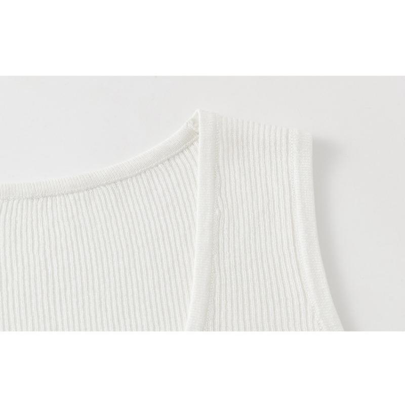 Women's Knitted Vest In Summer Style Paired with A Strapless Square-neck Sleeveless Top