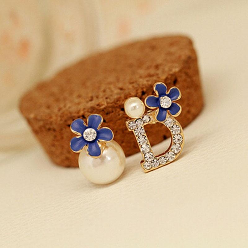 Elegant Women's Alloy Crystal Rhinestone Stud Earrings With Artificial Pearls