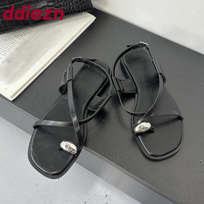 Fashion Big Size 43 Female Metal Footwear Ladies Flats Sandals Shoes Fashion Shallow Women Flats Sandals Slip On Shoes Flip Flops