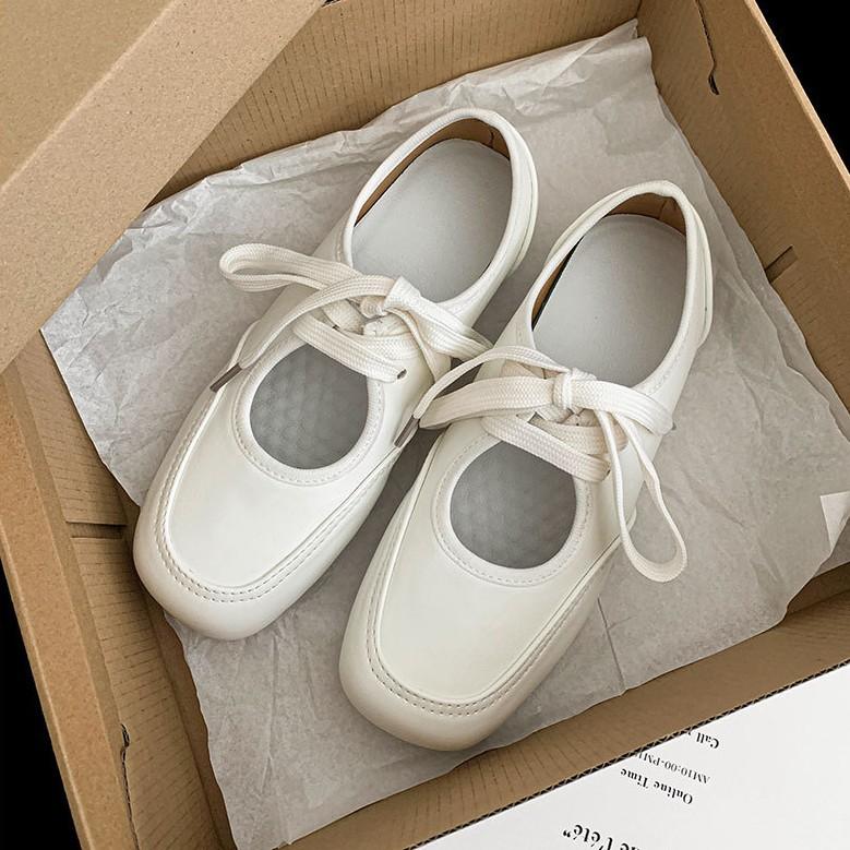 White retro French ballet flat-soled single shoes women's 2025 new spring skirt shallow mouth Mary Jane shoes