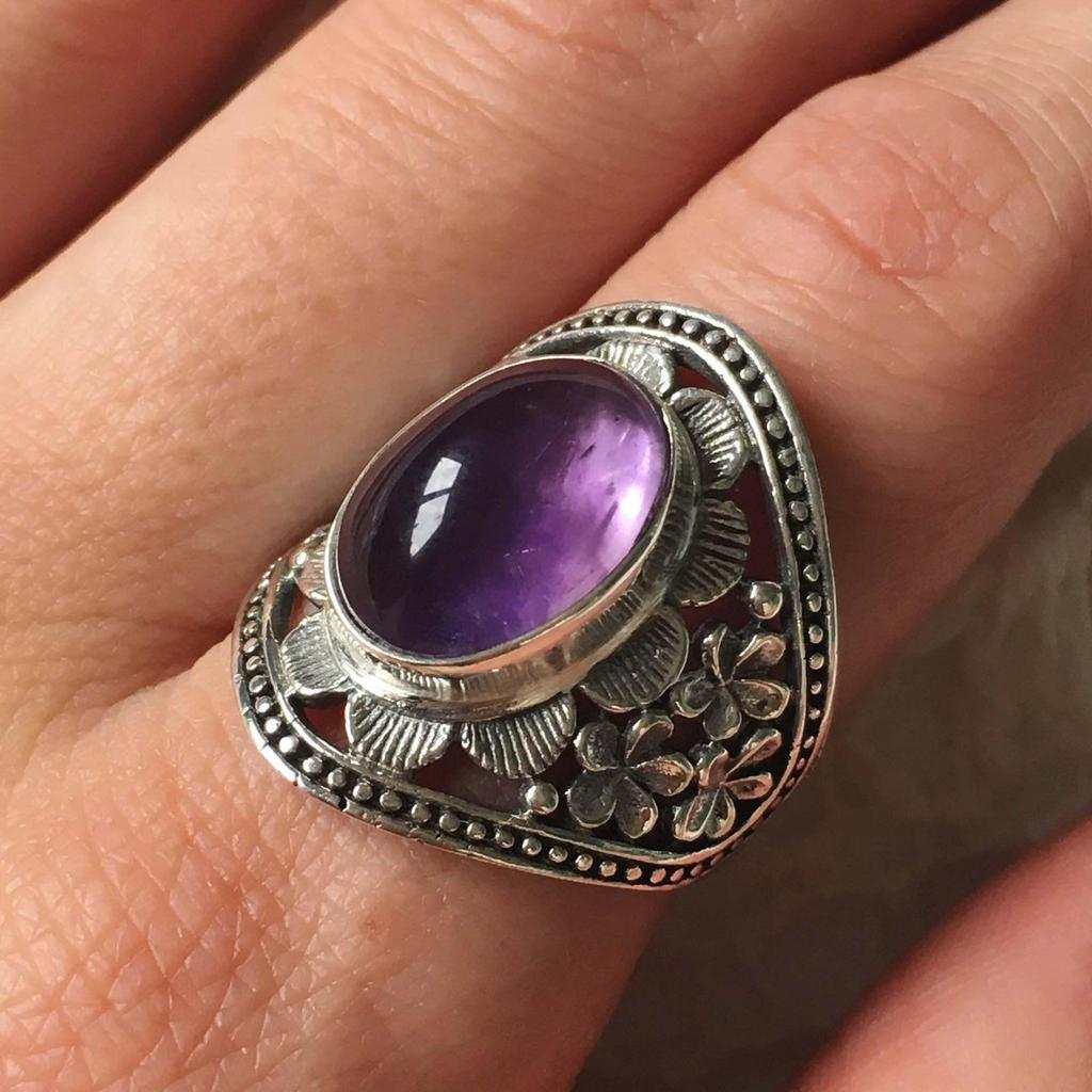 Anillo Vintage Unisex Nepalí con Incrustaciones de Plata Amatista Anillo Metálico Retro Anillo para Hombres y Mujeres de Nepal Joyería de Moda Flor