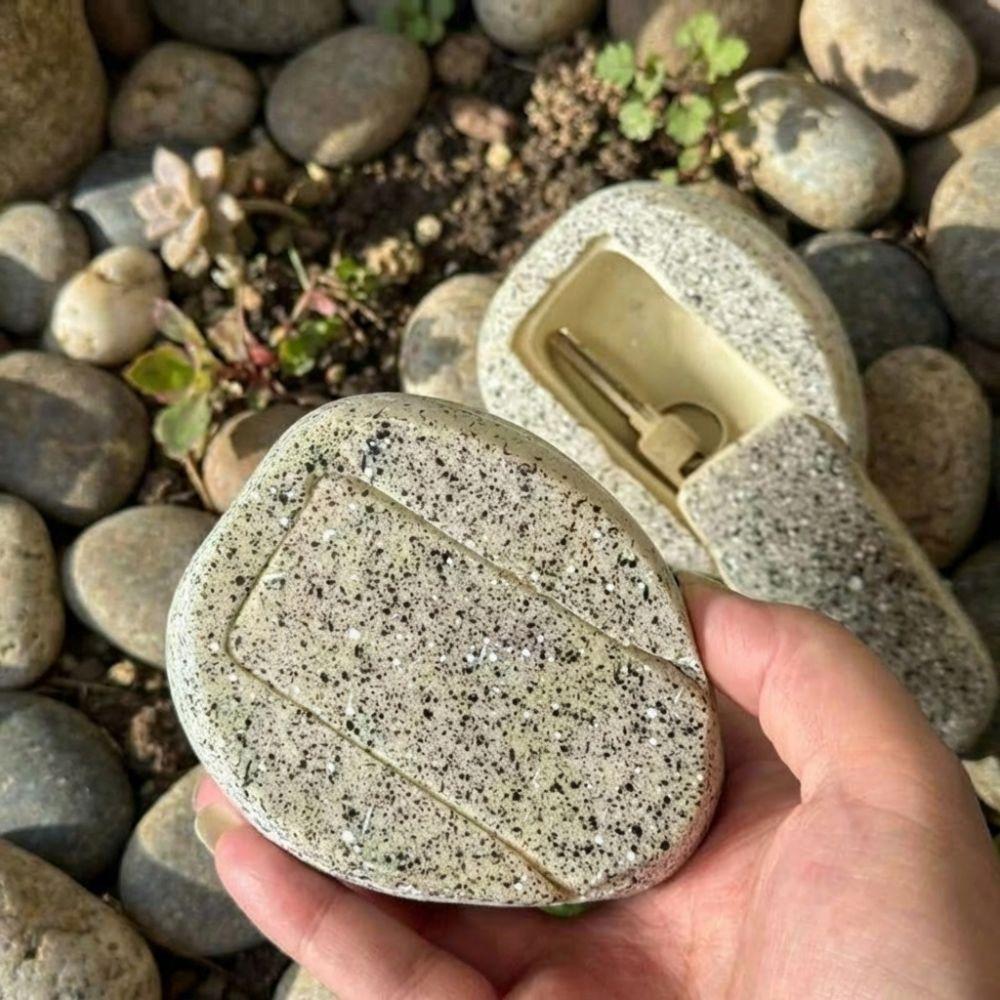 Realistic Disguised Rock Key Storage Box Resin Waterproof Imitation Stone Key Holder Spacious Design Natural Looking