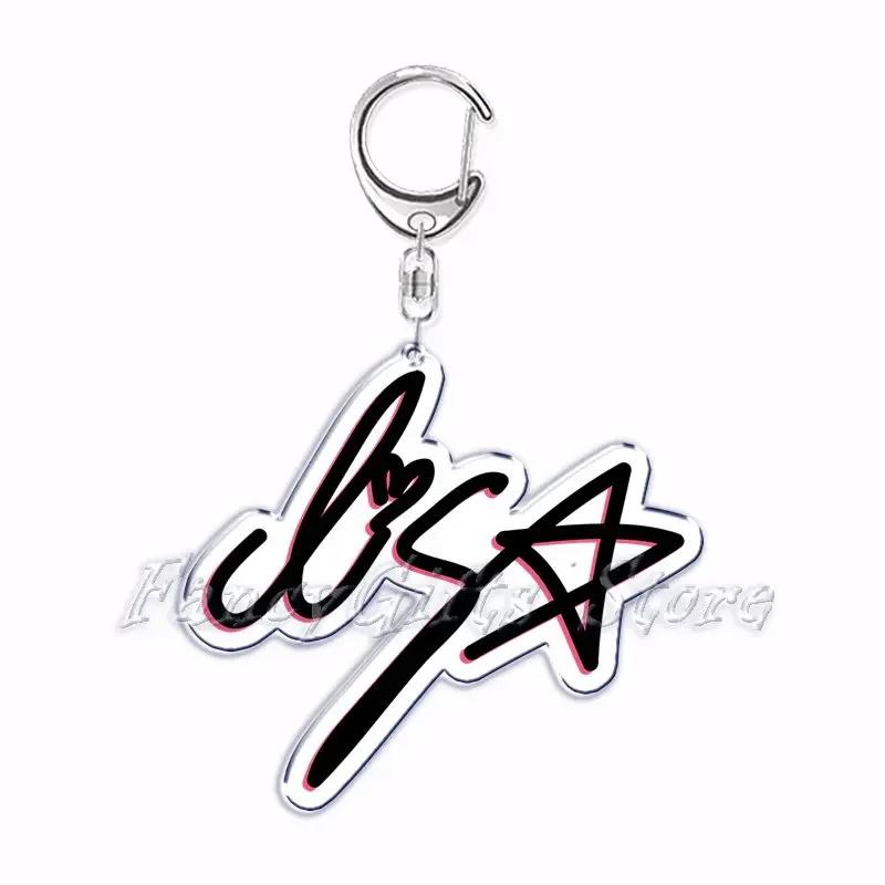 Hot Popular Korean Fashion Kpop Girls Band Keychain for Women Man Bag Accessories Bag Key Chain Ring Keychains Jewelry Fans Gift