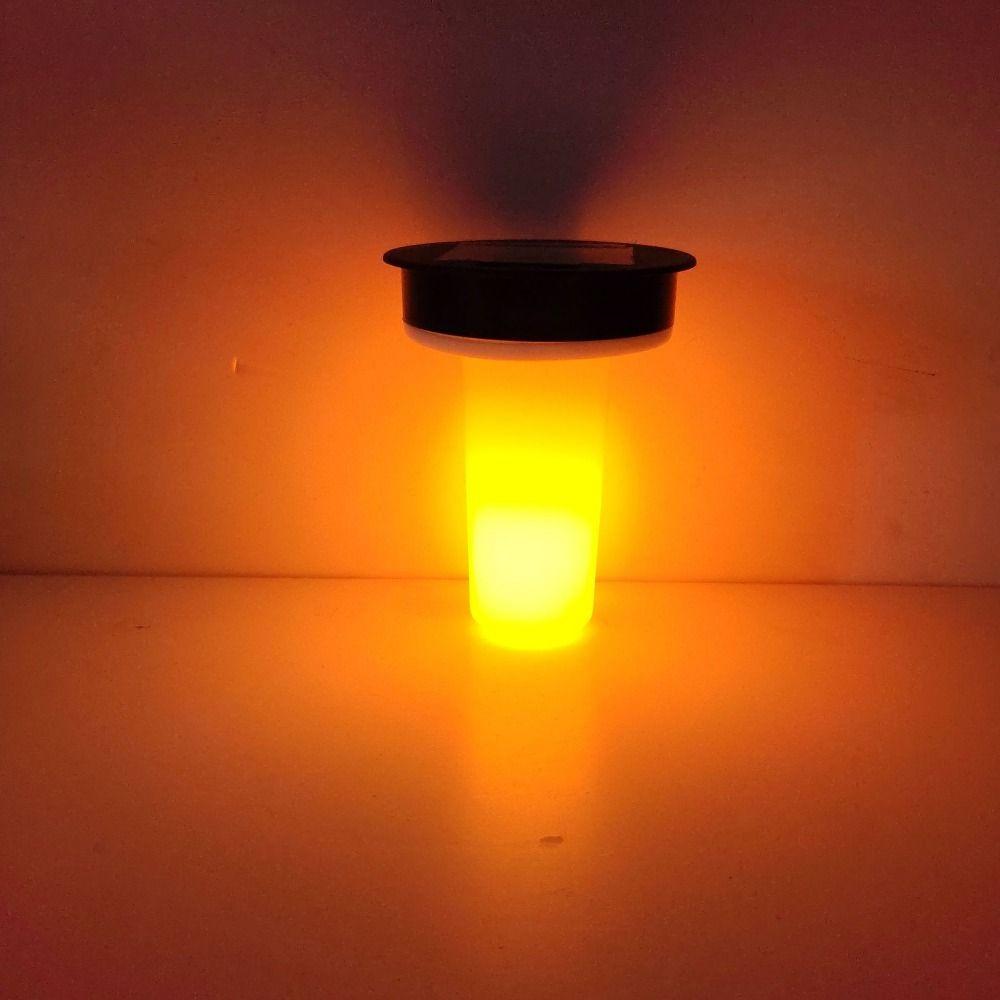 Torche Flamme Réaliste Alimentée à l'Énergie Solaire Flamme Vacillante Lumière Solaire Flamme Chargement Automatique Capteur Marche/Arrêt Automatique