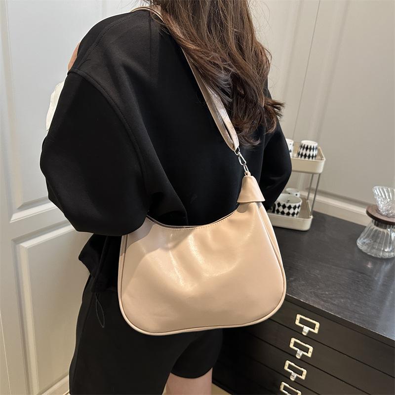 New Popular Versatile Underarm Bag Oil Wax Leather Trend Ins Shoulder Messenger Bag Autumn and Winter New Korean Women's Bag
