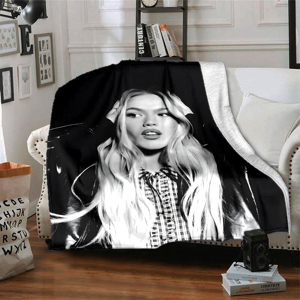 1Pc Elegant Fashion Portrait Blanket Soft Throw Blanket For Home Bedroom Bed Sofa Travel Office Solid Christmas Blanket