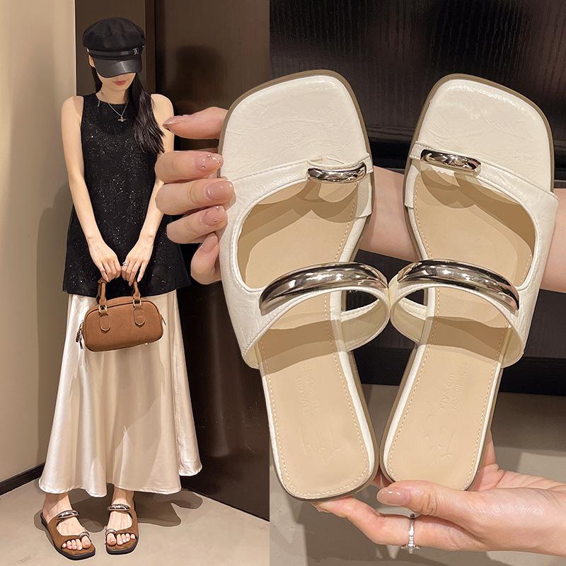 2025 summer temperament outer wear low heel versatile open-toed sandals women's fashion square head metal buckle toe beautiful slippers