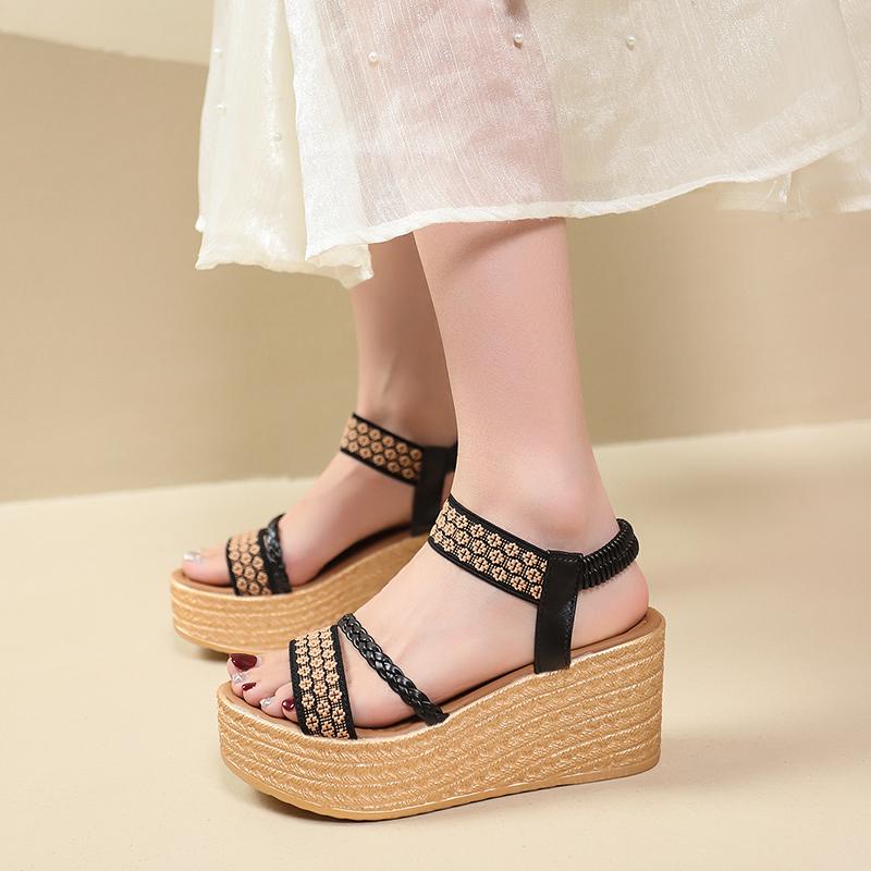 

Мода 2025 Женские сандалии с открытым носком, 5 см клиновидный каблук, богемный, экзотический, мягкий комфорт, стильные заклепки, большой размер 35 чёрный