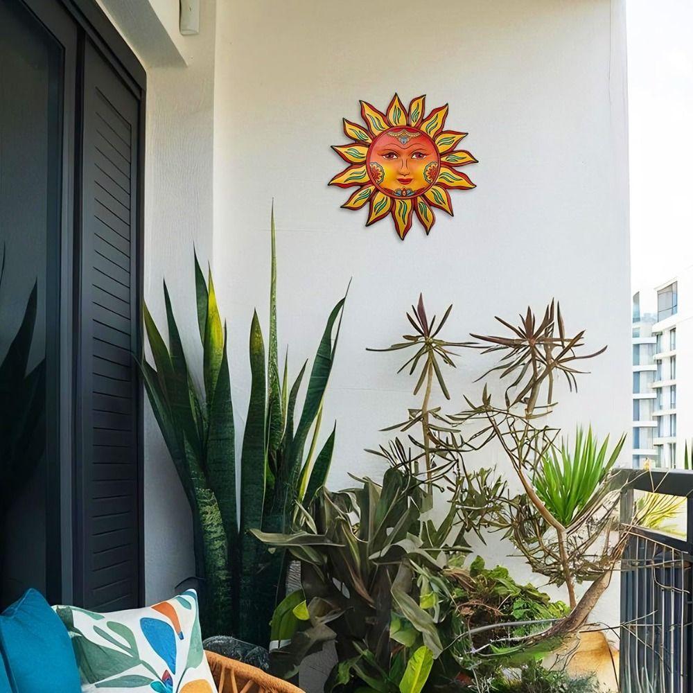Hot Metal Sun Wall Decor Friendly Face Sun Flower Wall Art Decoration Funny Hanging Decoration Living Room Bedroom