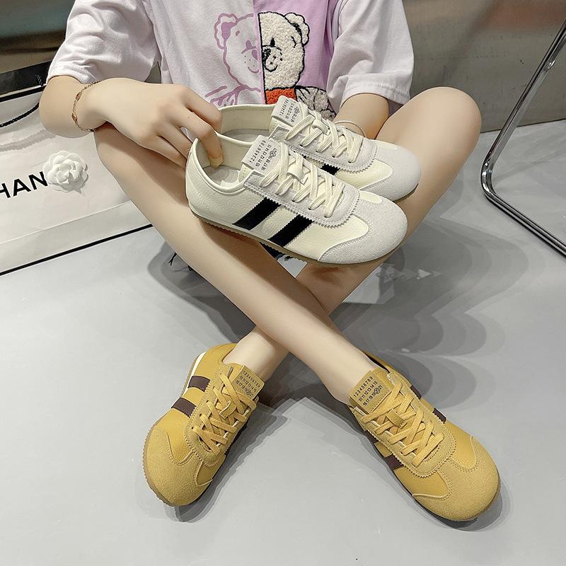 Women's shoes summer new shoes women's breathable flat-bottomed sports little white shoes retro casual shoes board shoes
