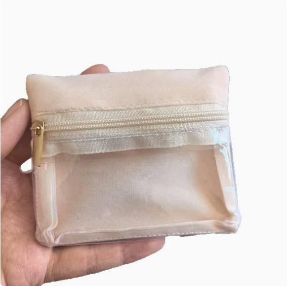 

Jewelry Storage Bag For Earrings, Studs, Bracelets, And Rings. One Size білий