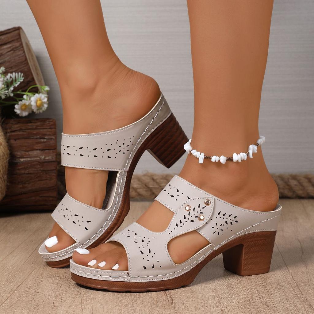 Spring and Summer New Breathable and Lightweight One-piece Buckle Strap Fashionable Thick Heel Slippers