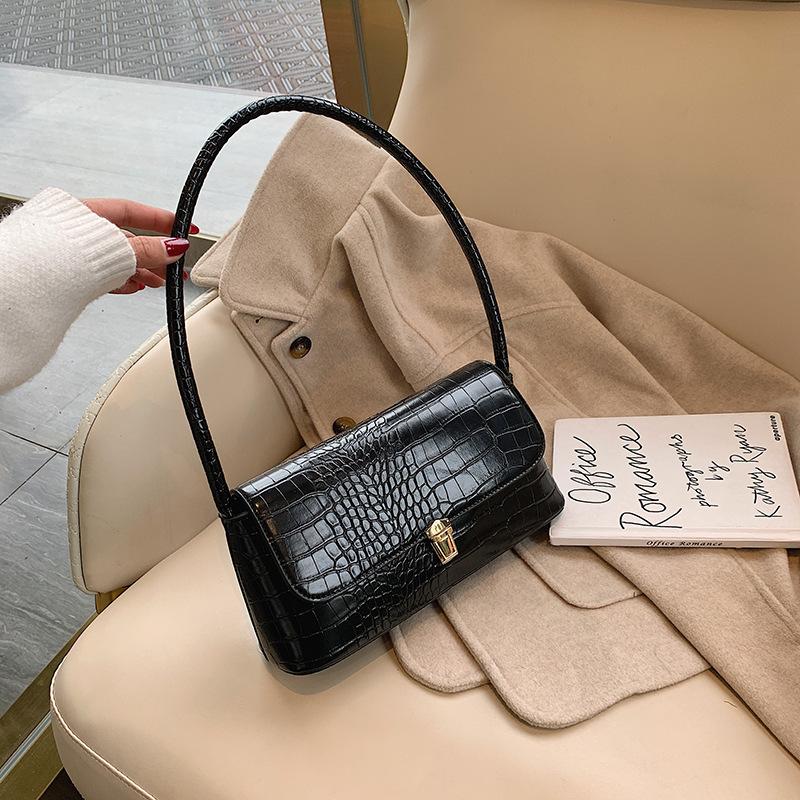 Textured Small Bag, Foreign Style Women's Bag 2025 Popular New Baguette Bag Trendy Korean Version Messenger Bag Fashionable Underarm Bag