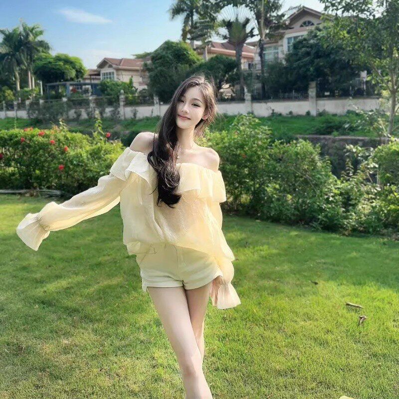 

Nalysa Shenzhen High-Quality Goods! Sweet Ruffled Off-Shoulder Flared Sleeve Top and White Shorts Set for Women in Summer White Shorts XS