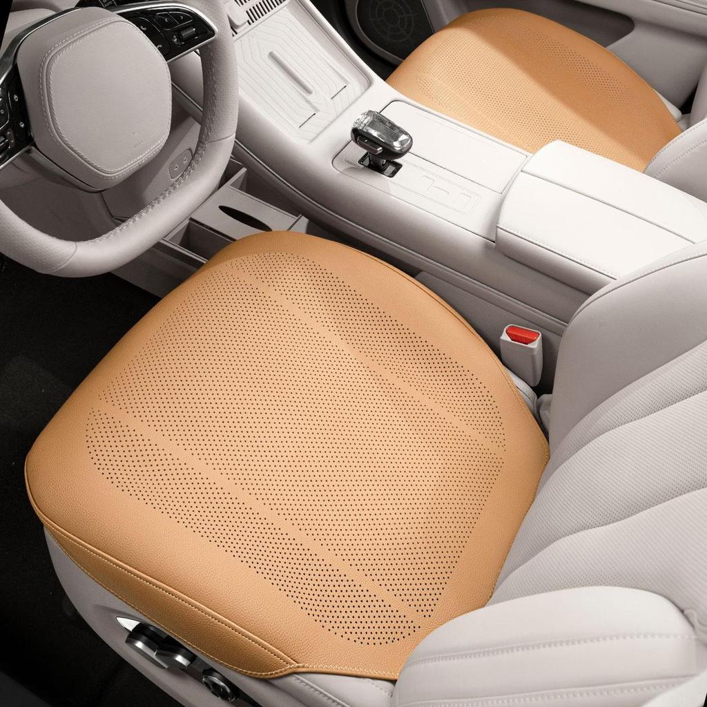 Universal Breathable Car Seat Cushion - Cool, Non-slip, Thin Design for All Seasons (2025)