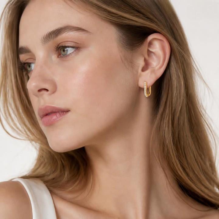 Elegant U-shaped Rhinestone Ear Studs - 18K Gold Stainless Steel Earrings, High-End Feel, Non-Fading Titanium Steel.