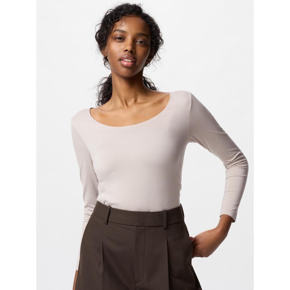 Uniqlo HeaT Tech U Neck T  parT 8 