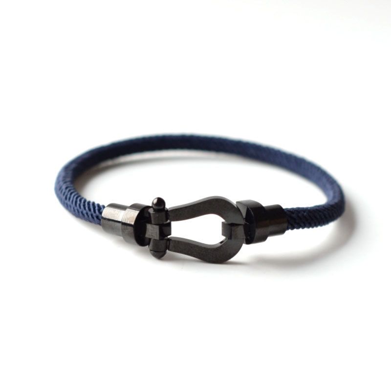Original European and American Style Mechanical Horseshoe Buckle Hand-Woven Bracelet, Simple and Unique Couple Bracelet, Student Gift