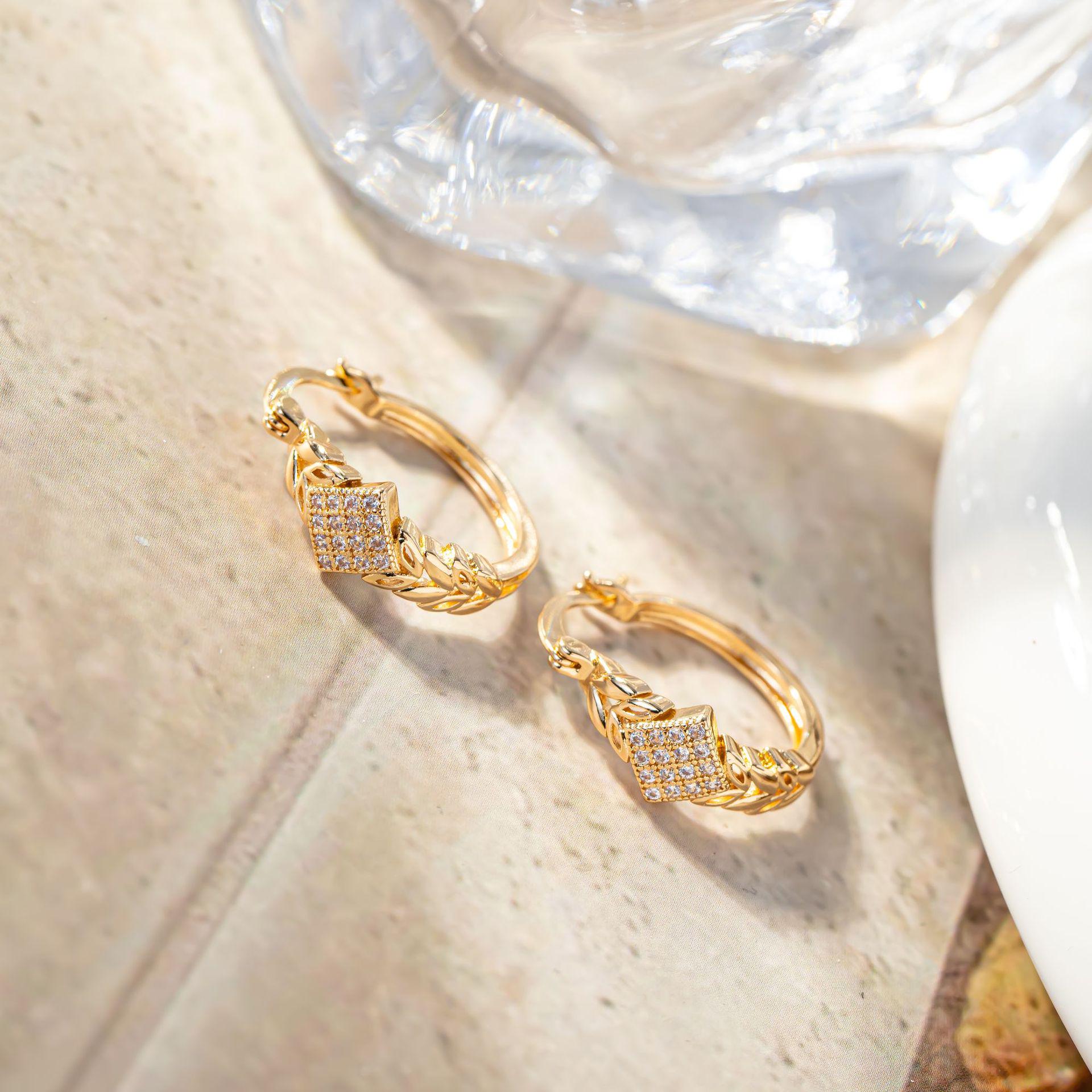 Wheat Ear Diamond-Encrusted Rhombus Hoop Earrings: Elegant, Fashionable, Versatile Design for Women