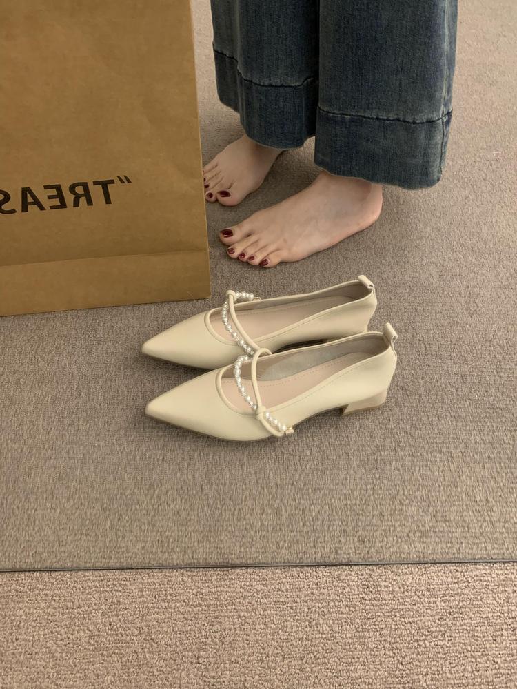 Thick heel pointed Mary Jane shoes women's spring and autumn 2025 new French pearl chain shallow mouth with skirt single shoes women
