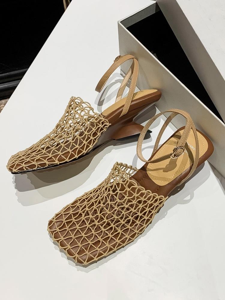 

2025 лето новые модные ретро плетеные полые квадратные каблуки толстые повседневные высокие каблуки женские сандалии 40 абрикосовый