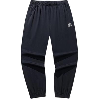 Partea de jos – Pantaloni de trening și colanți
