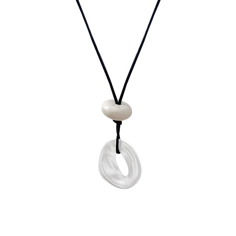 Korean geometric pendant necklace women's 2026 new light luxury long sweater chain accessories