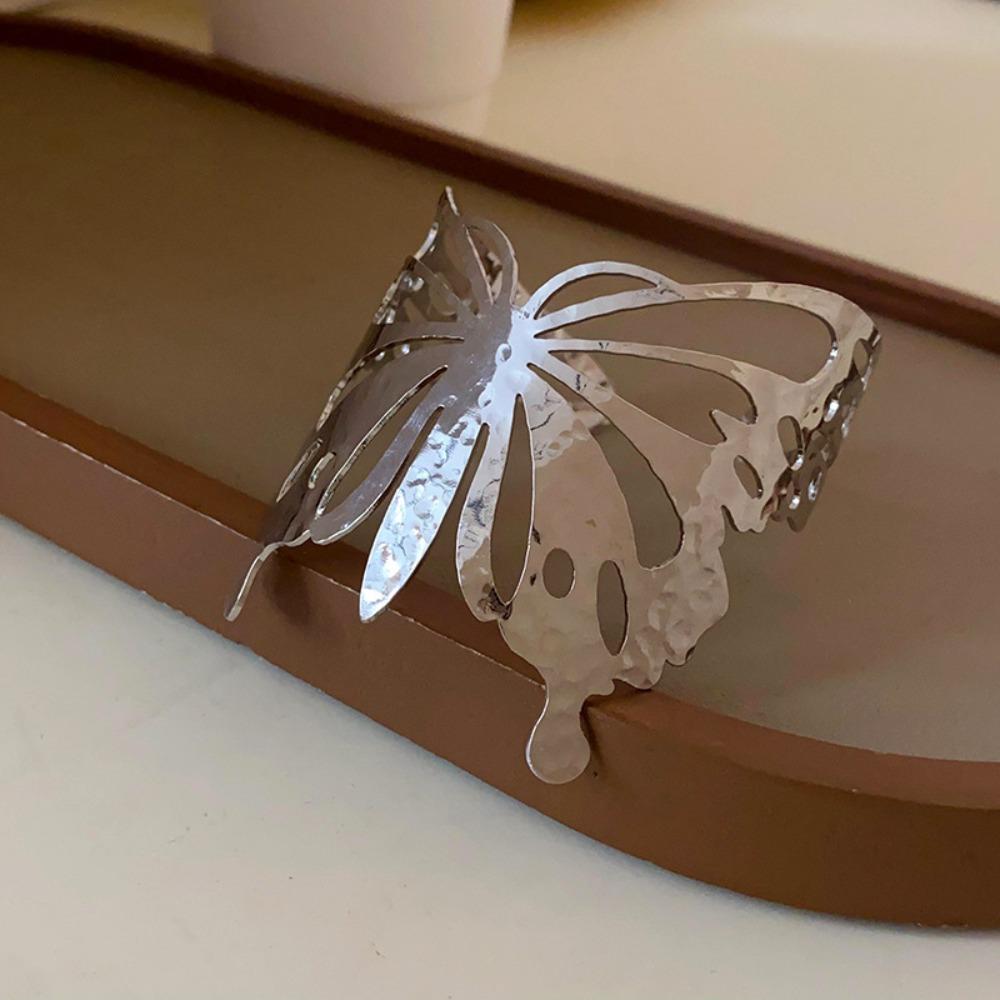 European and American Simple Bracelets, Arm Rings, Niche Cold Wind Temperament Bracelets, High-end Sense and Versatile Jewelry.