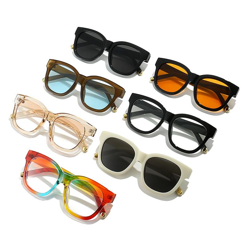 New oval sunglasses, European and American retro high-end versatile street shooting beach driving sunglasses