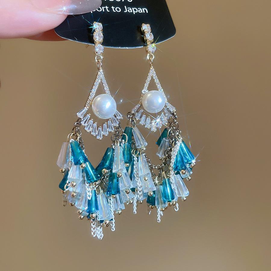 Emerald diamond leaf fringed earrings light luxury stud earrings women's European and American earrings