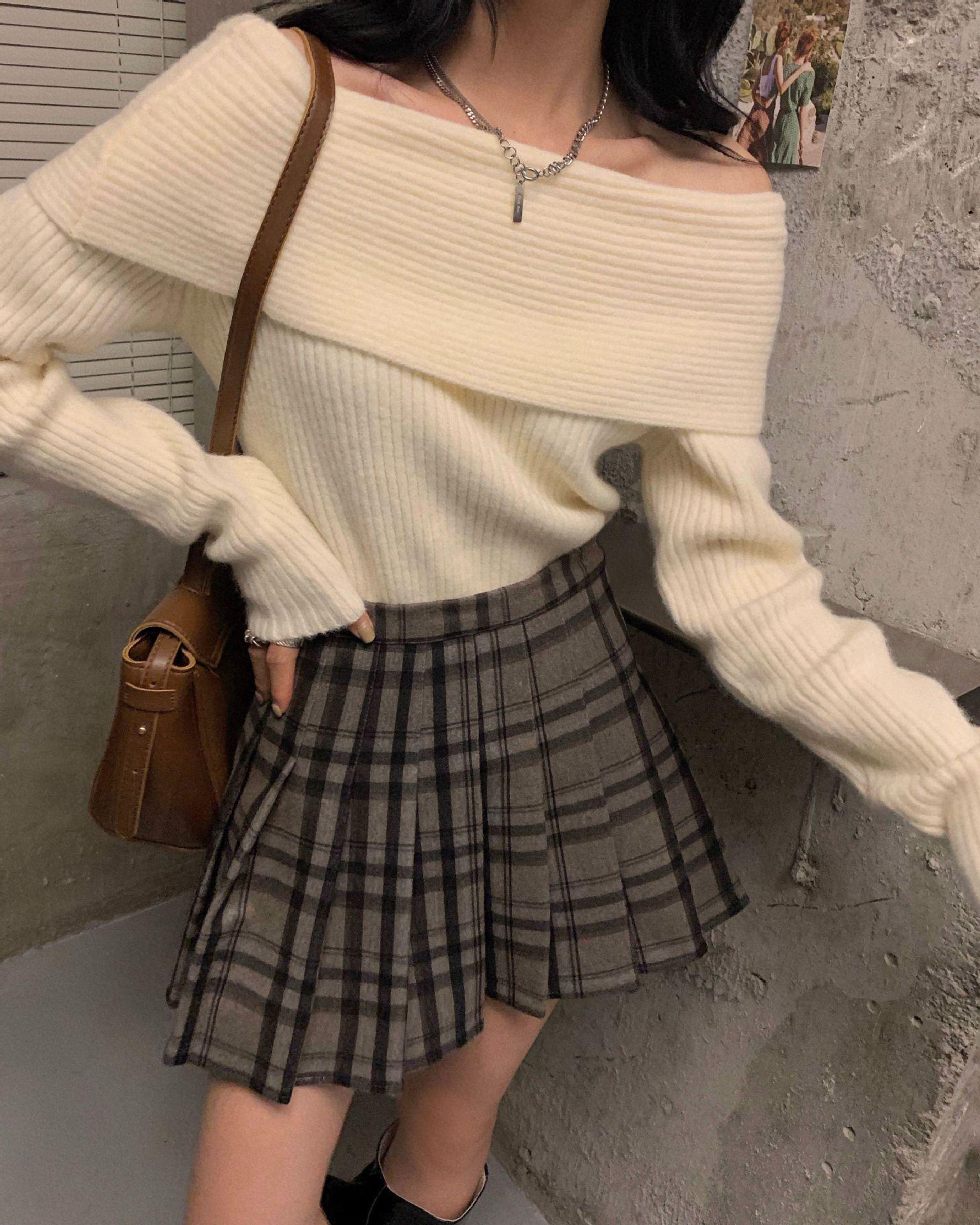 

Jian Manni Off-Shoulder Knit Top: Women s Stylish Autumn/Winter Design One Size (Recommended for 40-62.5 kg) брудно-білий